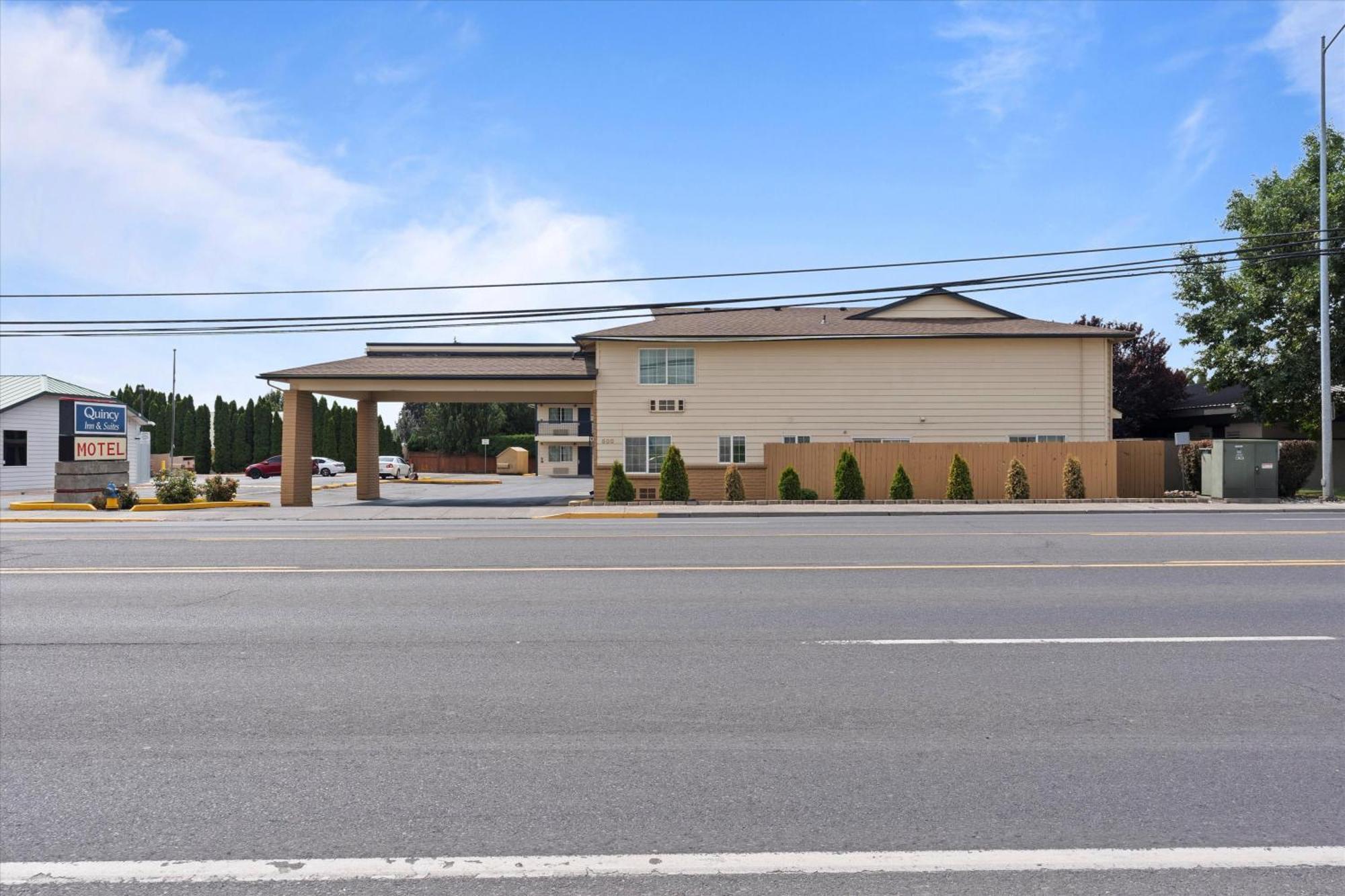 Quincy Inn And Suites Exterior foto