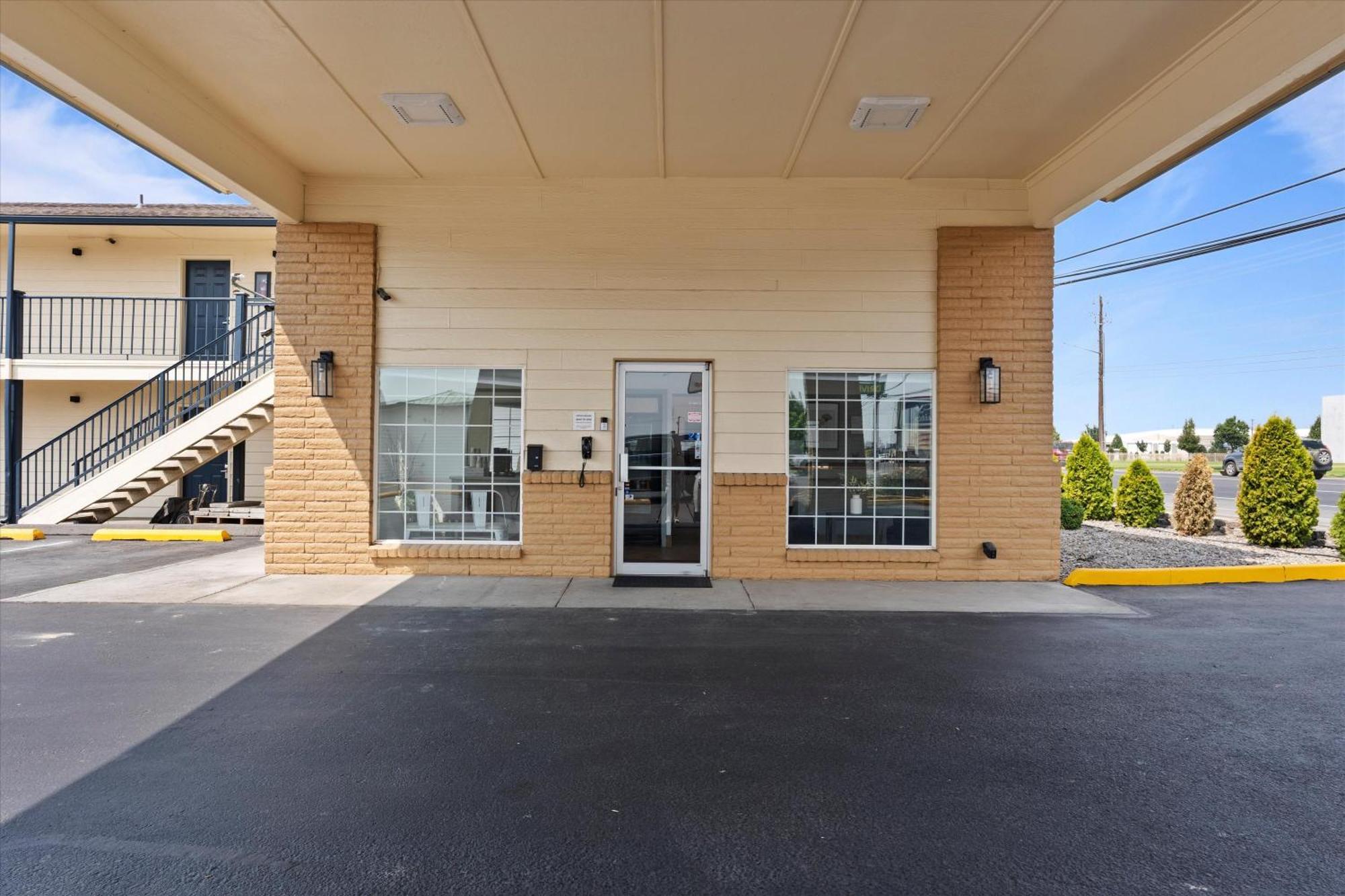 Quincy Inn And Suites Exterior foto